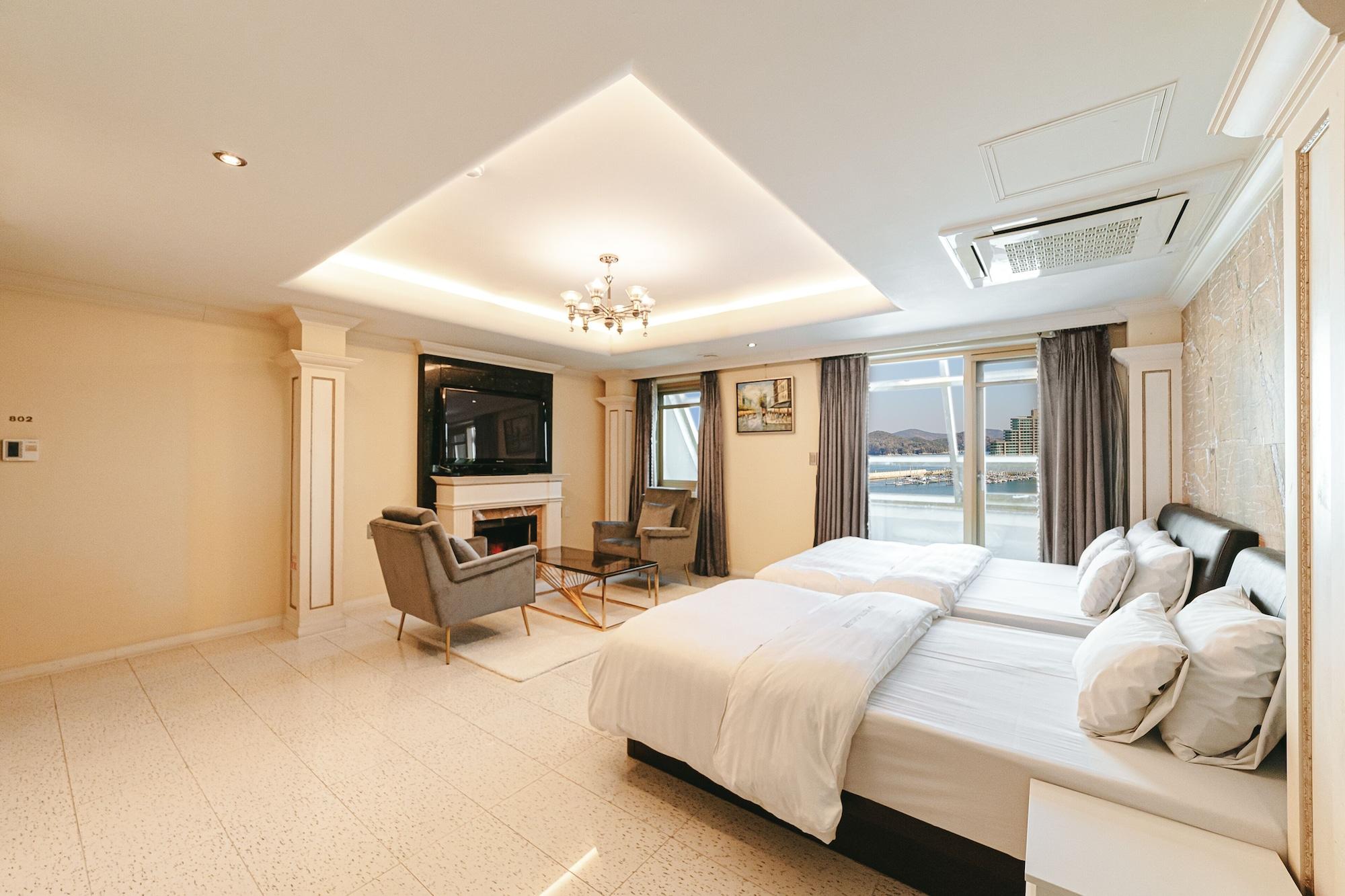 Gallery Tourist Hotel Tongyeong Exterior foto